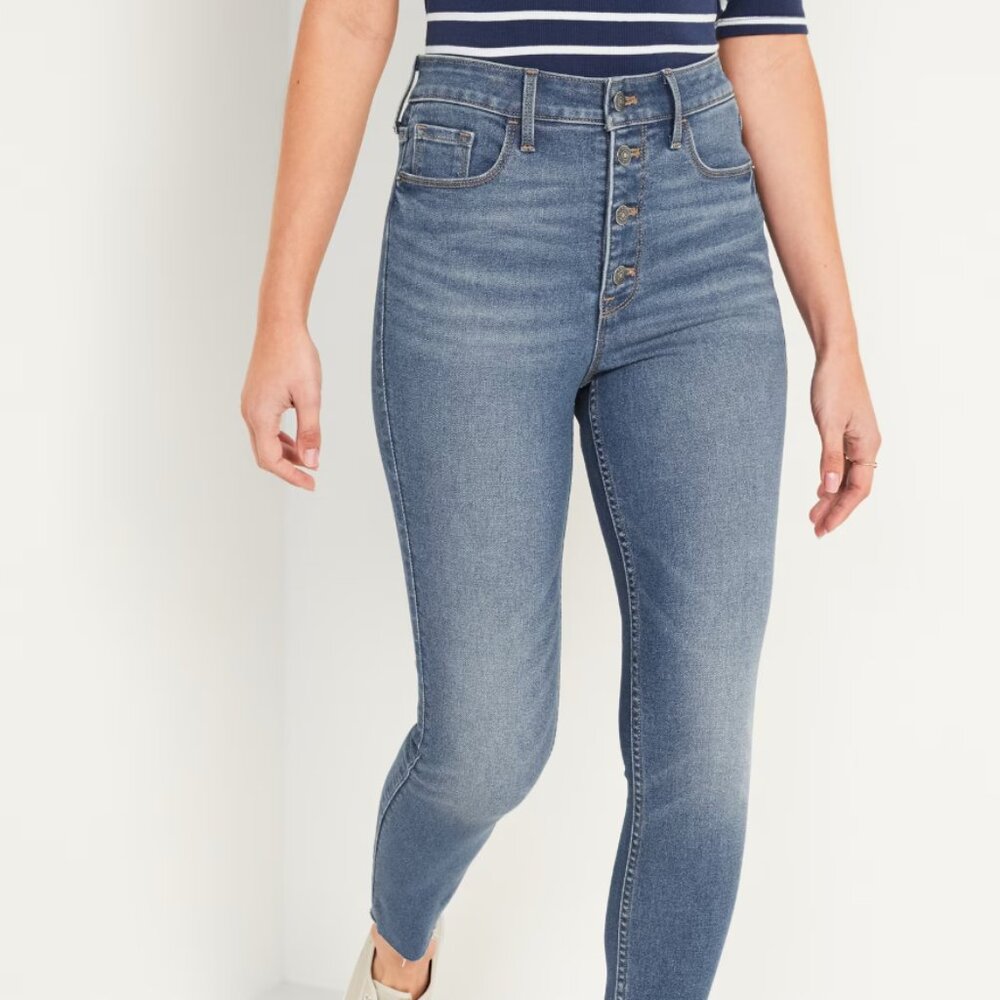 Extra High-Waisted Button-Fly Rockstar 360° Stretch Super Skinny Cut-Off Ankle